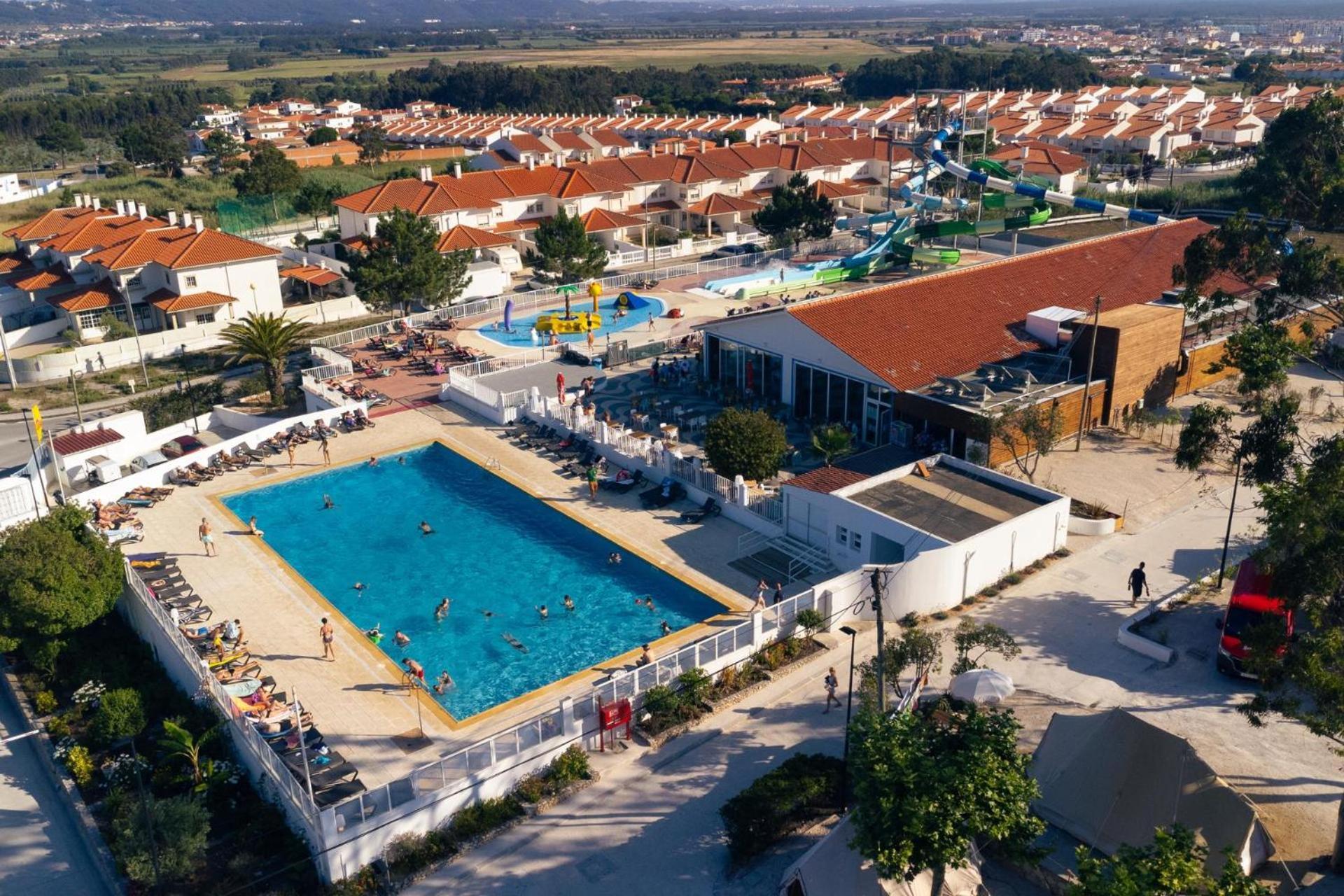 Kampaoh Sao Martinho Do Porto Hotel Bagian luar foto